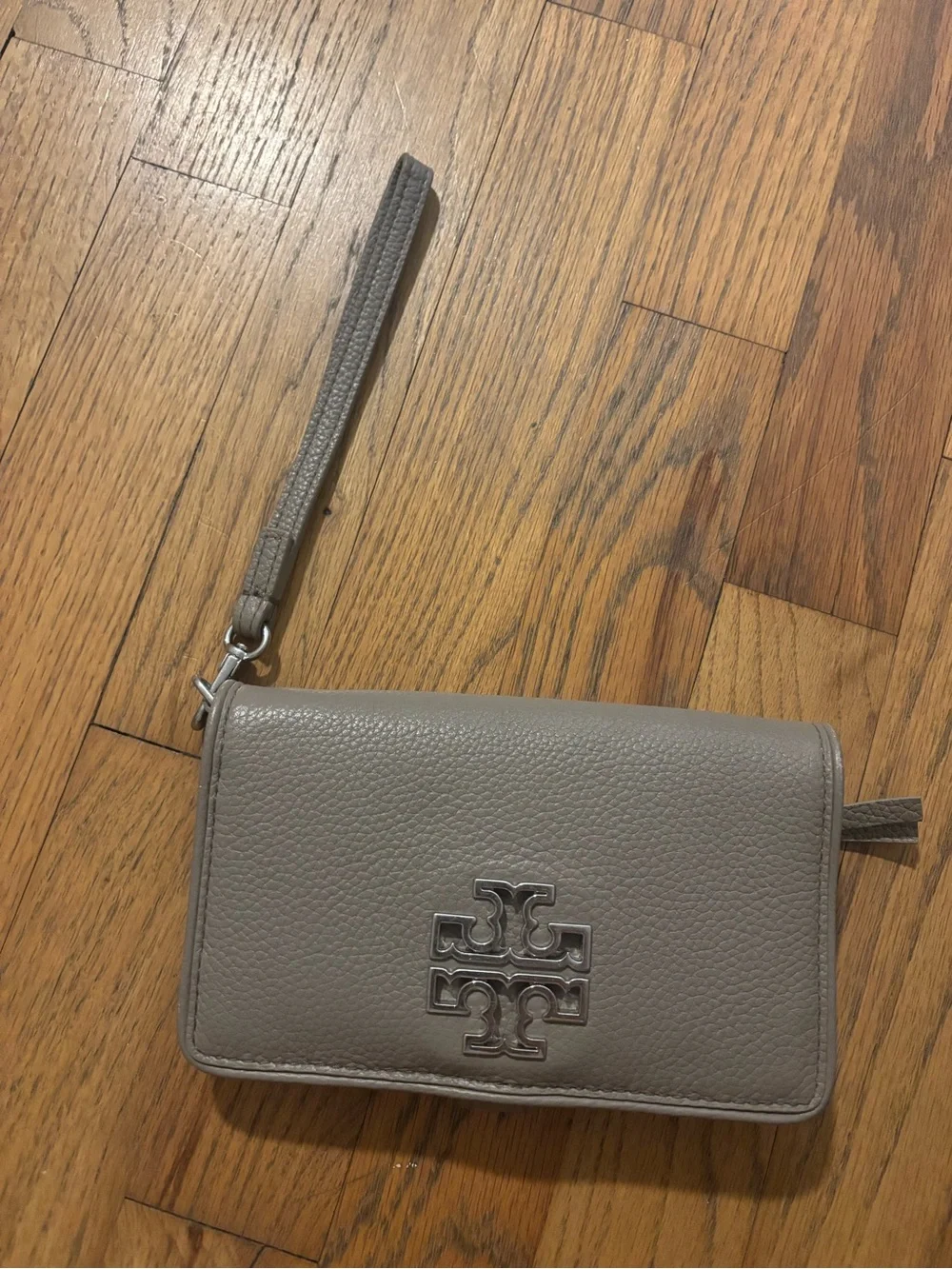 Tory Burch compact taupe
